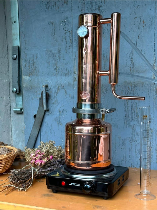 Die Essenz  der Pflanzen- Destillieren & selbstgemachte Naturkosmetik